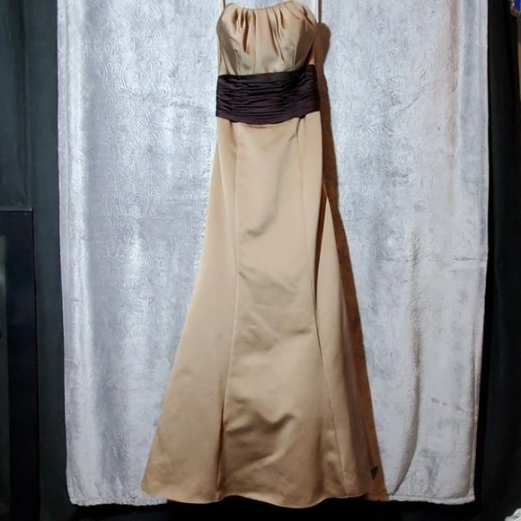 David's Bridal trumpet formal dress 2 - Picture 1 of 6